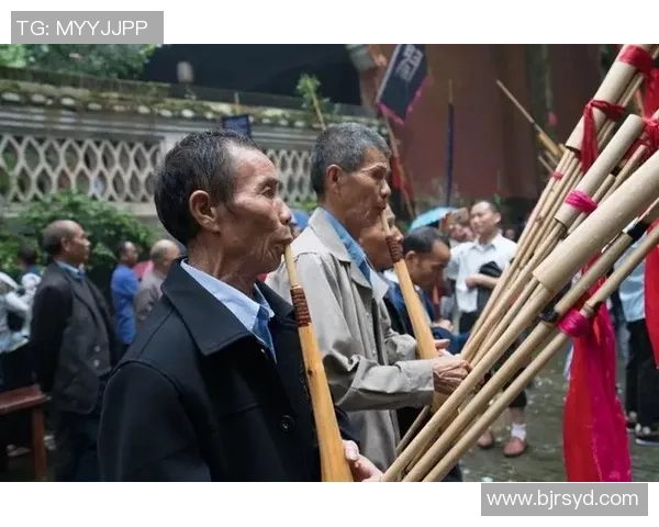 足球明星齐聚欢庆中国新年共唱祝福歌传递团圆喜悦